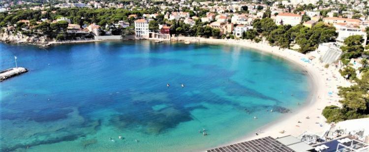 Studio Avec Terrasse Et Piscine Bandol Bagian luar foto